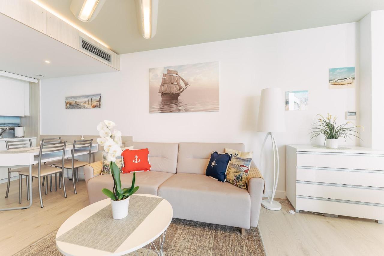 Z Widokiem Na Morze Z Aneksem Kuchennym I Basenem Ultra Marine Apartment *