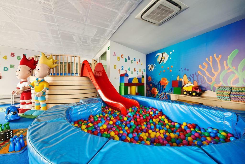 Apartment Z Widokiem Na Morze Z Aneksem Kuchennym I Basenem Ultra Marine